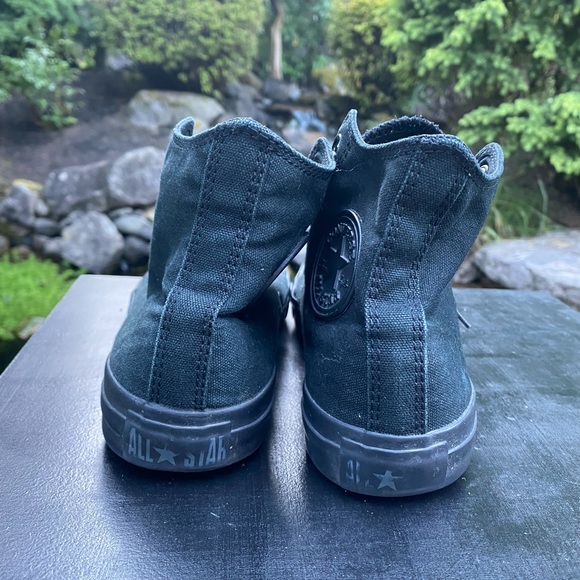 Converse Chuck Taylor All Stars SZ 8.5 - Picture 5 of 8